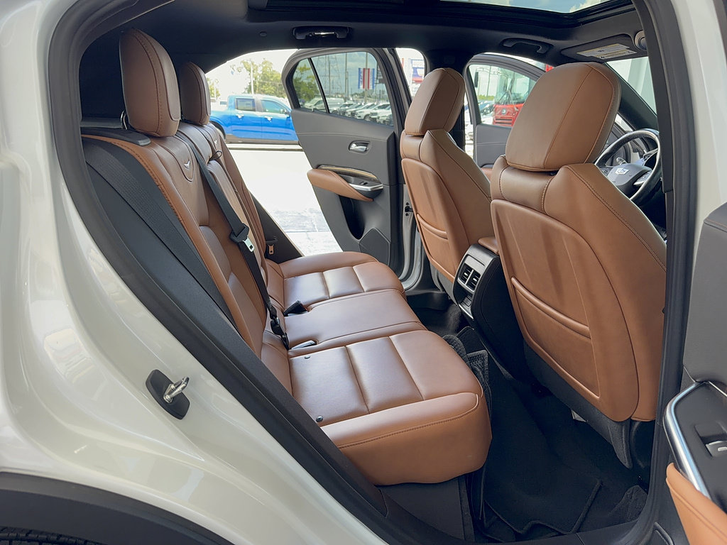 Used 2023 Cadillac XT4 Premium Luxury w/ Technology Package FWD image 14