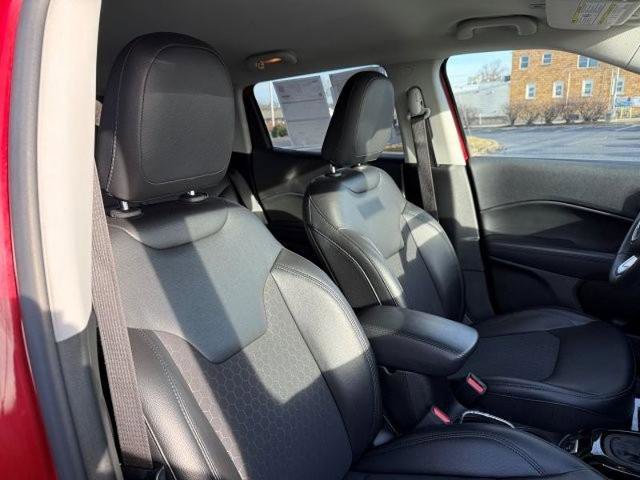 Used 2019 Jeep Compass Latitude AWD/4WD image 23