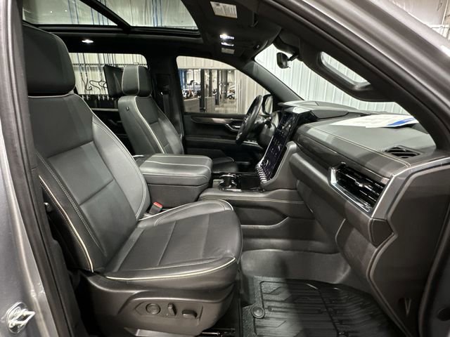 Used 2025 GMC Yukon XL Elevation w/ Elevation Premium Package image 31