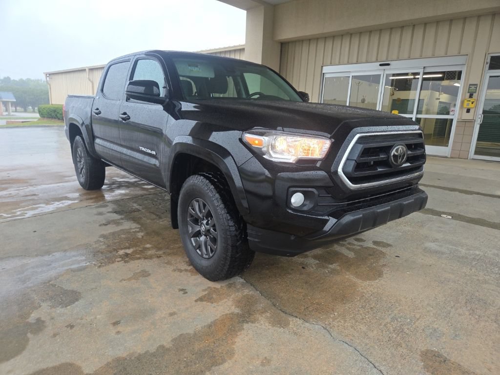 Used 2023 Toyota Tacoma SR5 w/ SR5 Appearance Package RWD image 1