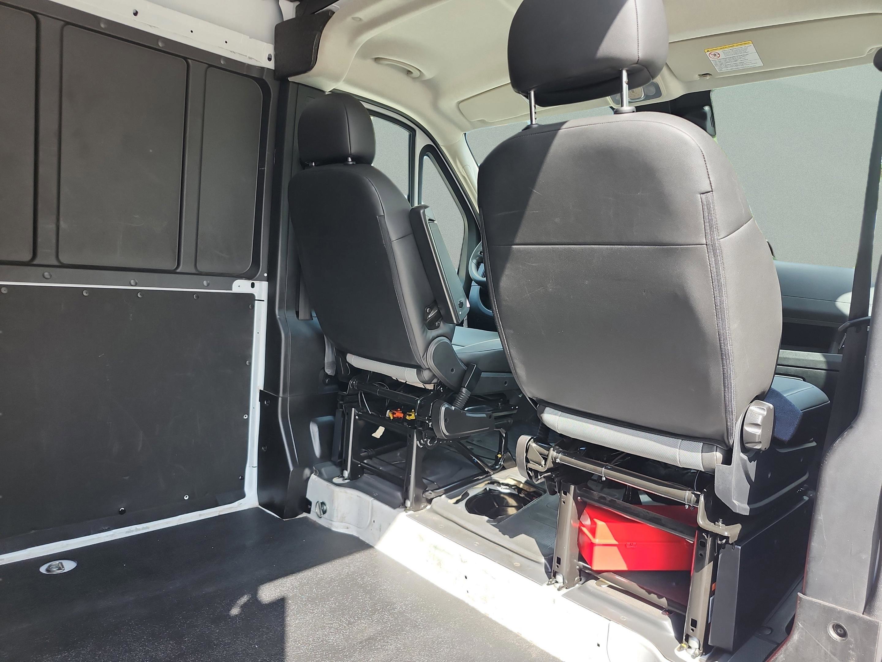 Used 2025 RAM ProMaster 2500 w/ Convenience Group FWD image 19