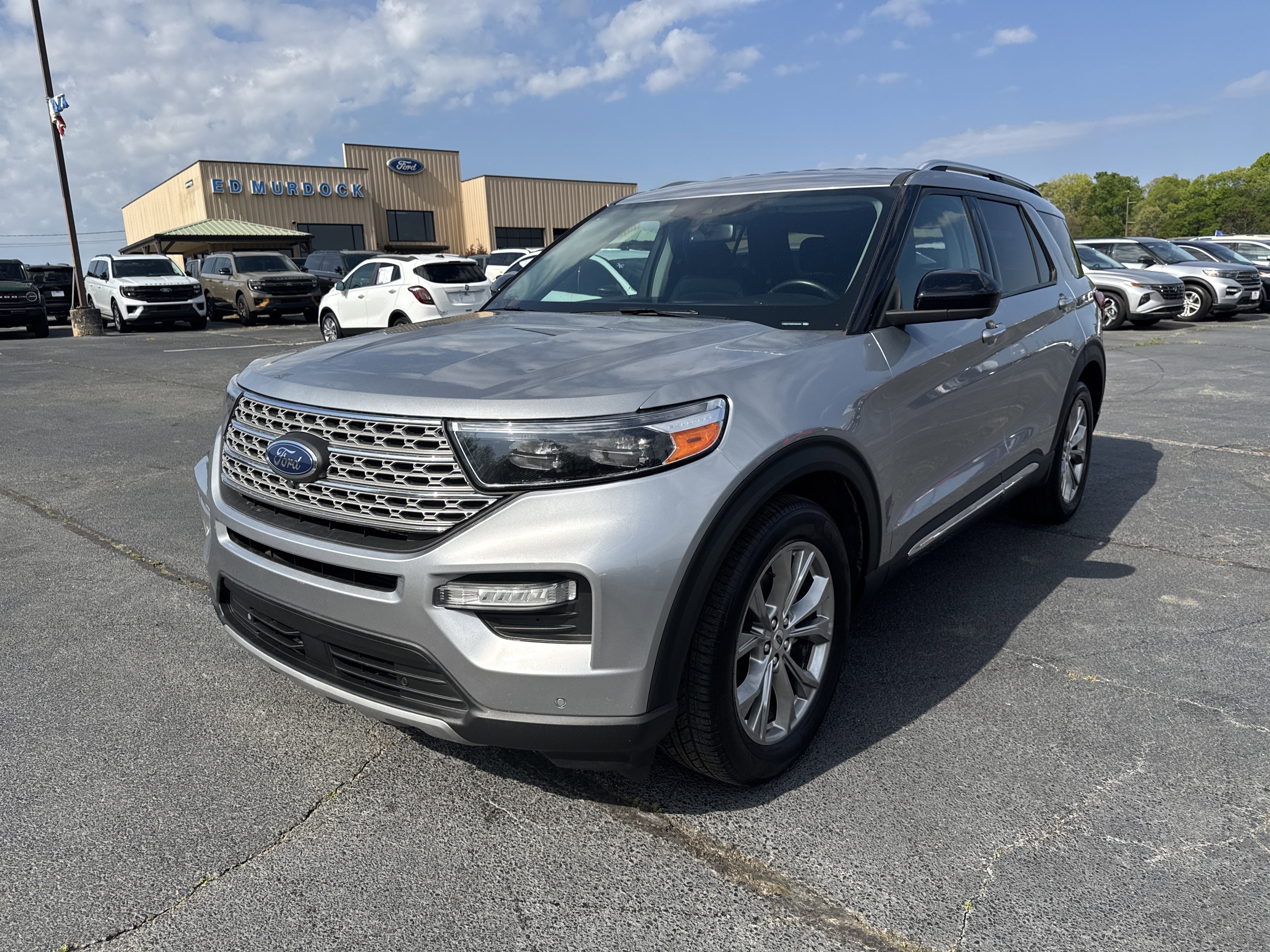 Certified 2023 Ford Explorer Limited RWD image 2