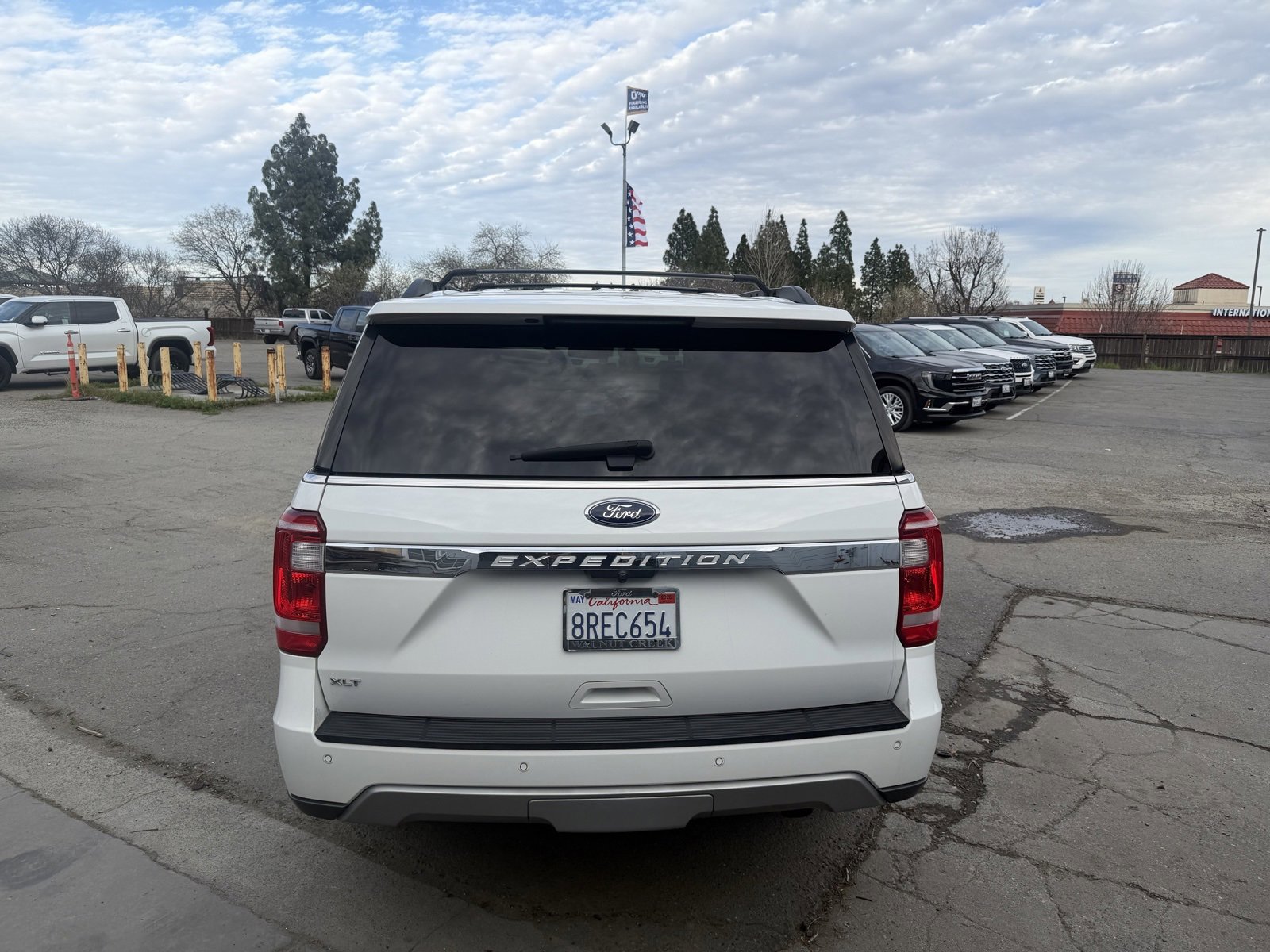 Certified 2020 Ford Expedition XLT w/ Equipment Group 202A image 4