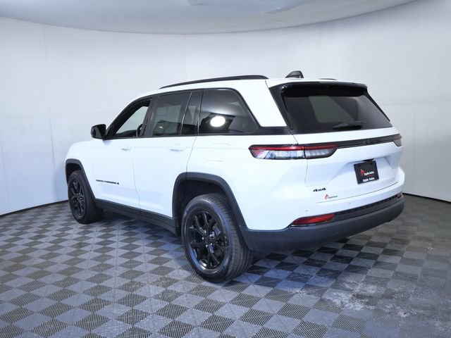 Used 2024 Jeep Grand Cherokee Altitude AWD/4WD image 6