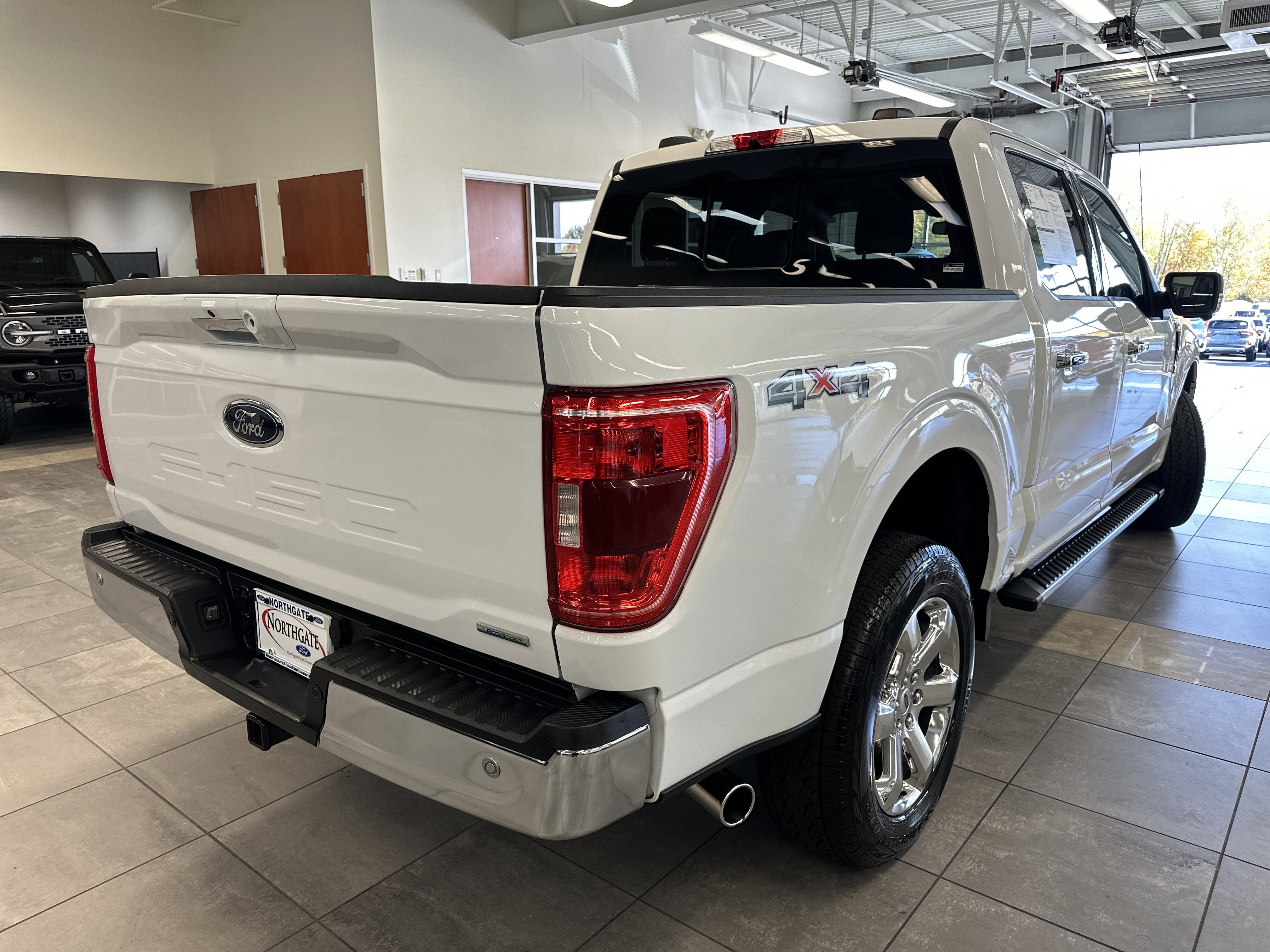 Certified 2022 Ford F150 XLT w/ Equipment Group 302A High image 5