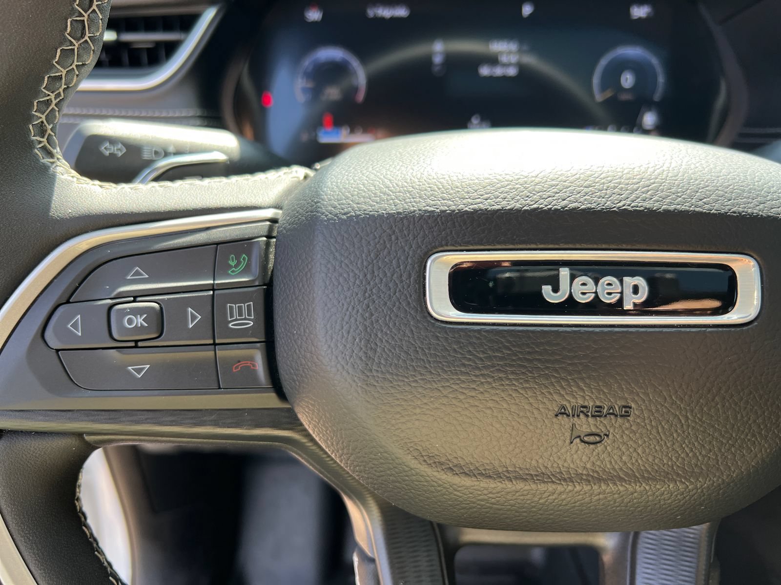 Used 2023 Jeep Grand Cherokee L Laredo AWD/4WD image 30