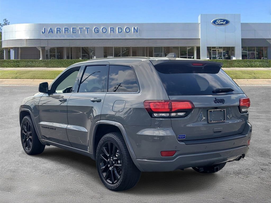 Used 2020 Jeep Grand Cherokee Altitude image 3