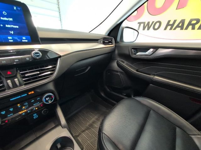 Certified 2021 Ford Escape Titanium image 27