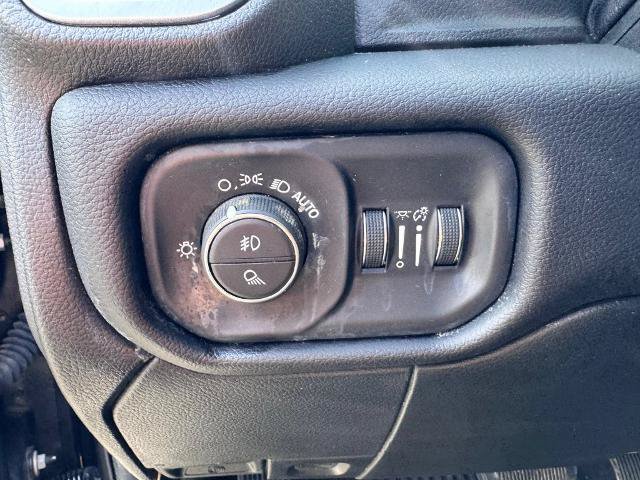 Used 2020 RAM 2500 Big Horn w/ Night Edition AWD/4WD image 19