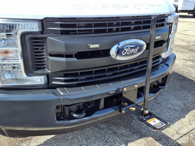 Certified 2019 Ford F350 XL w/ Power Equipment Group image 32