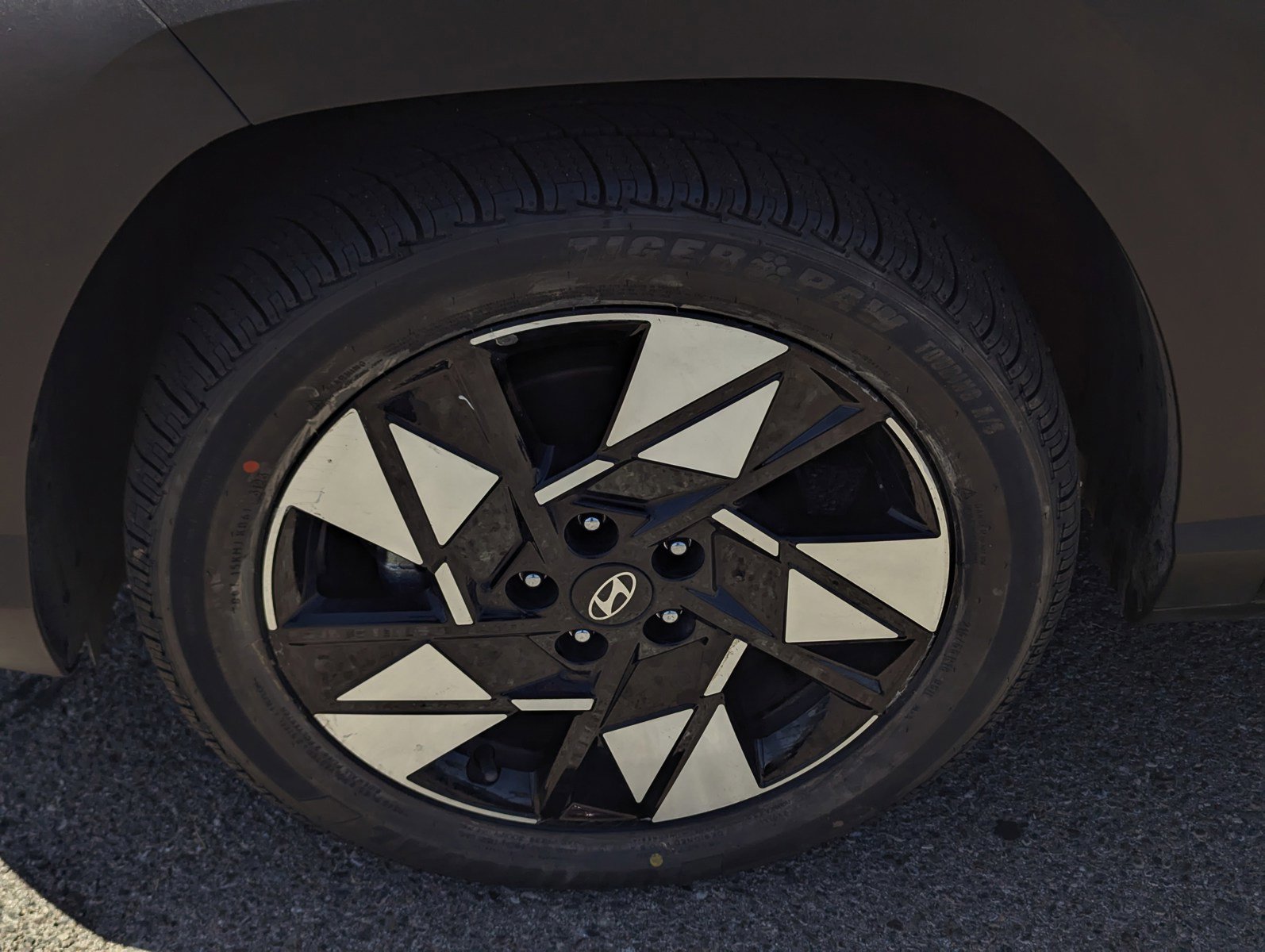Used 2025 Hyundai Kona SEL FWD image 7