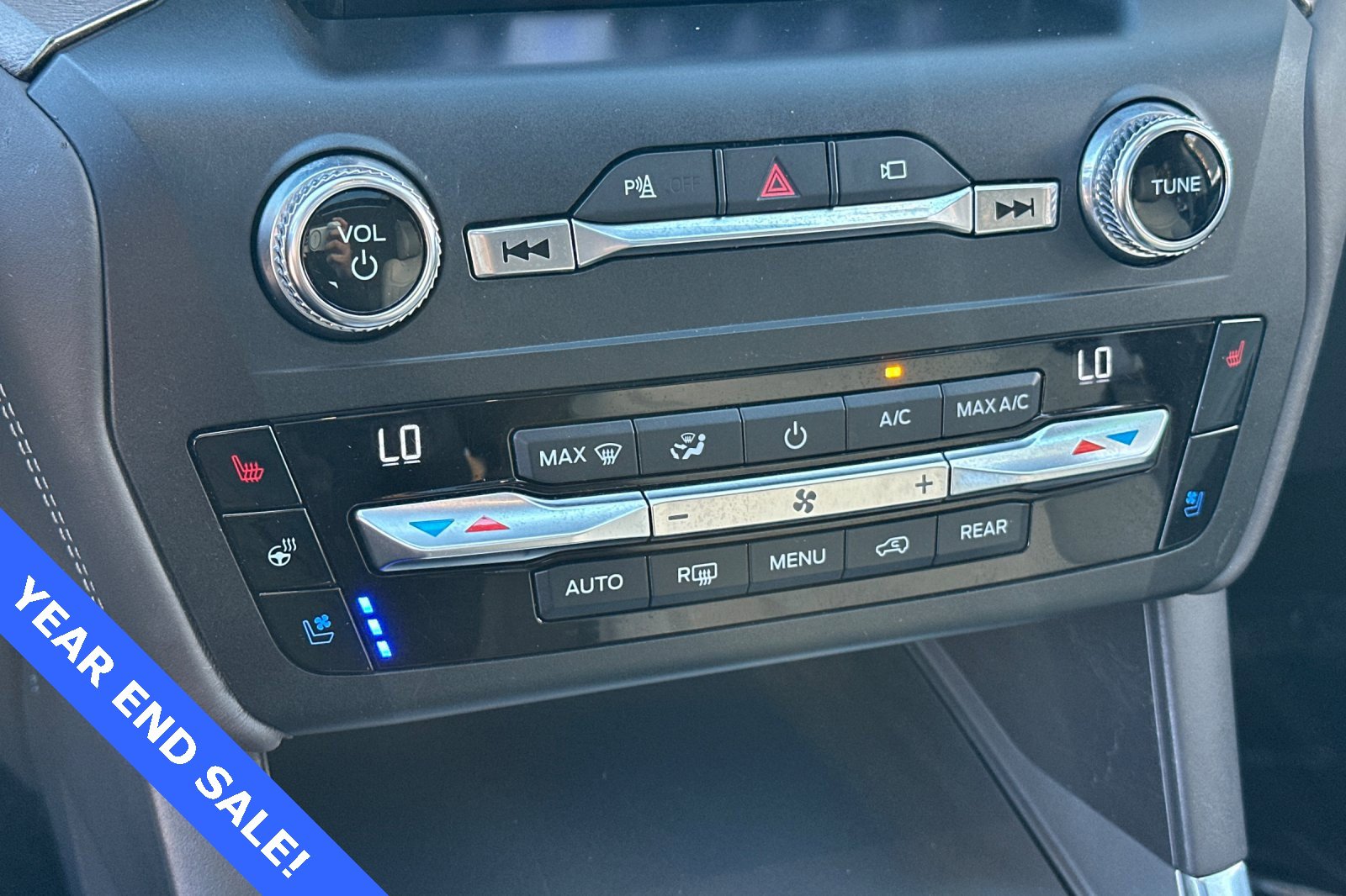 Certified 2020 Ford Explorer Platinum w/ Premium Technology Package image 22