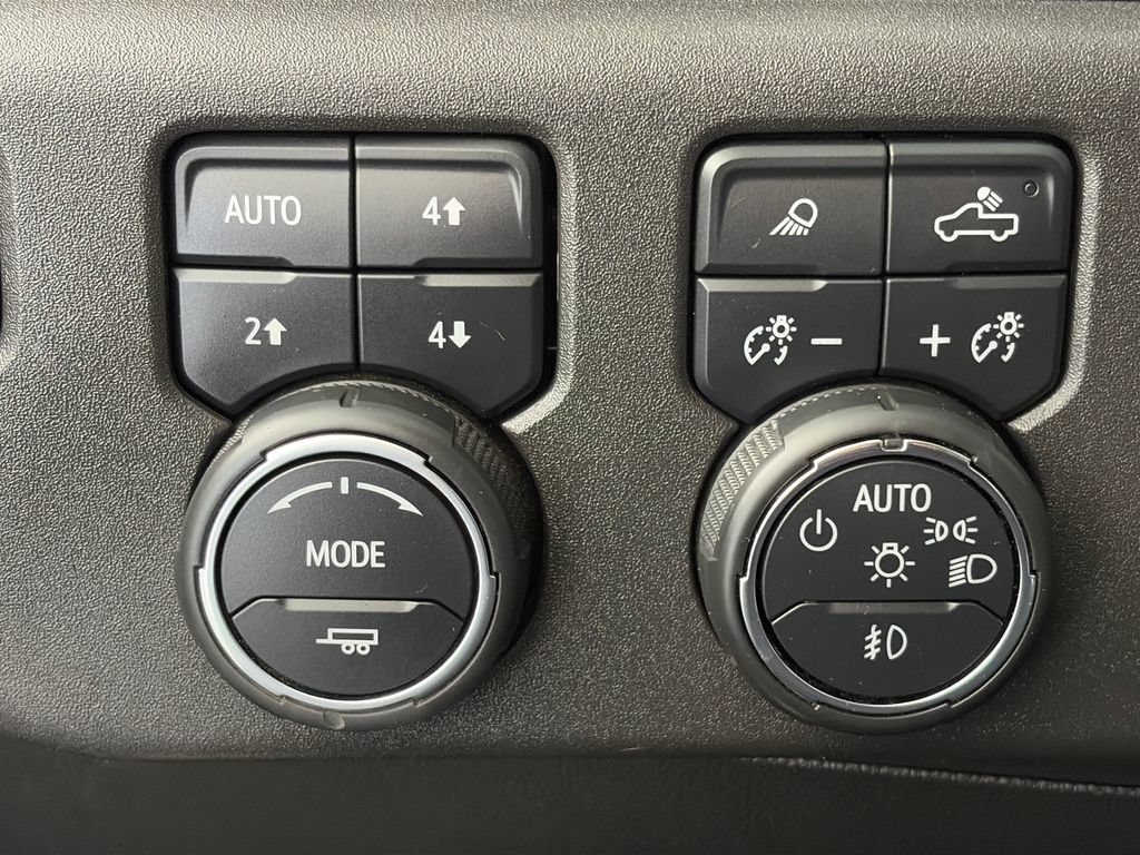 Used 2022 Chevrolet Silverado 1500 LT Trail Boss w/ LT Trail Boss Premium Package AWD/4WD image 24