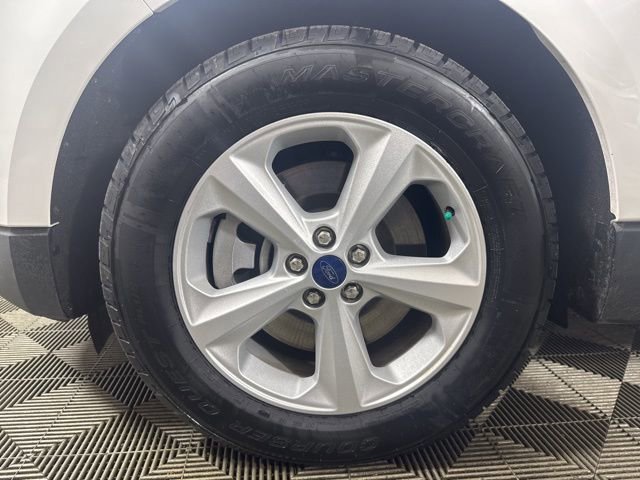 Certified 2021 Ford Edge SE image 11