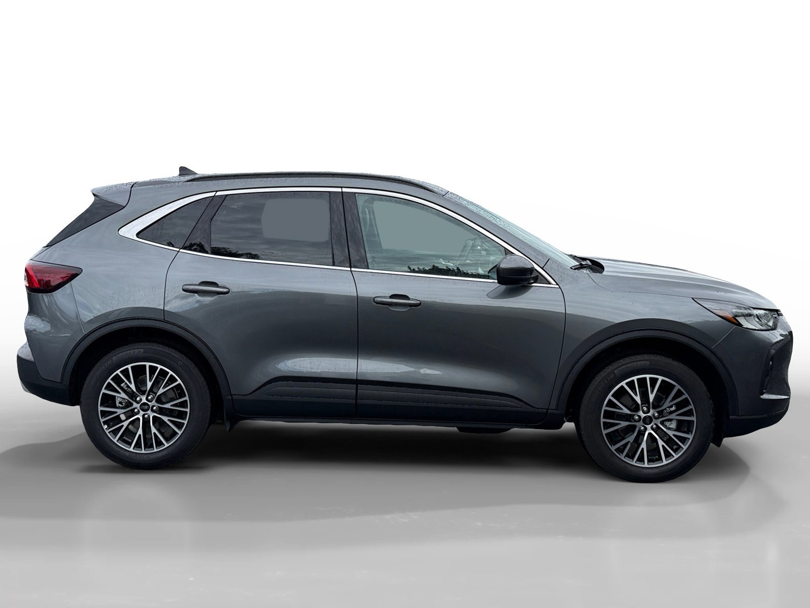 Certified 2025 Ford Escape SE w/ Class II Trailer Tow Package image 2