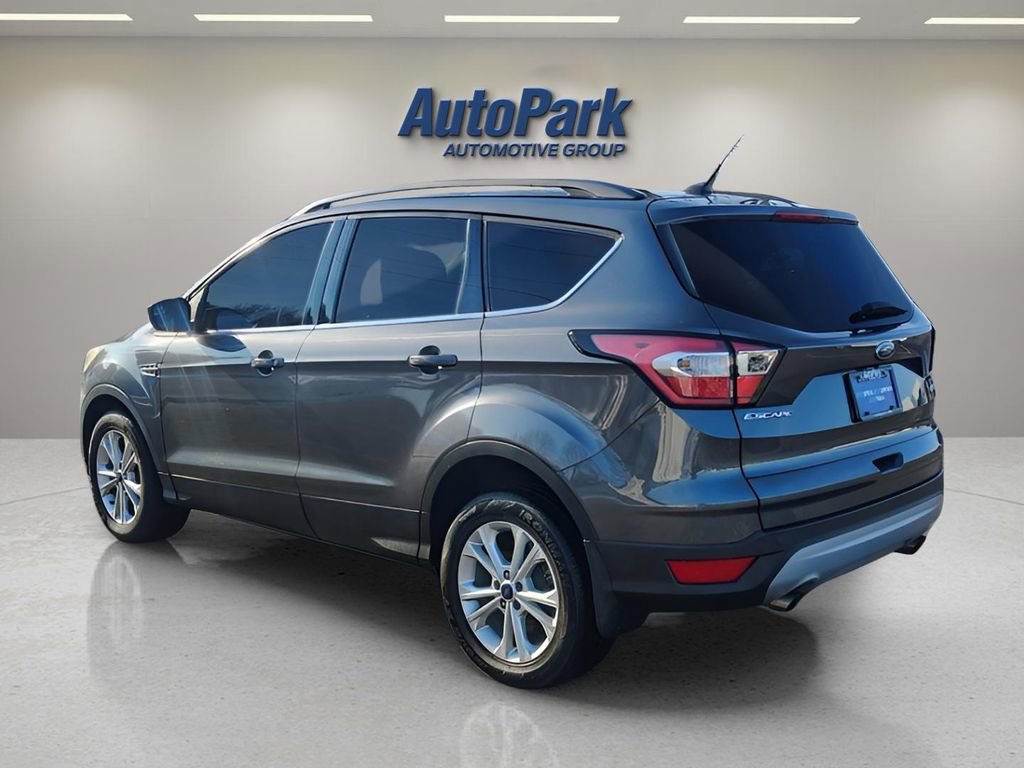 Certified 2018 Ford Escape SE image 3