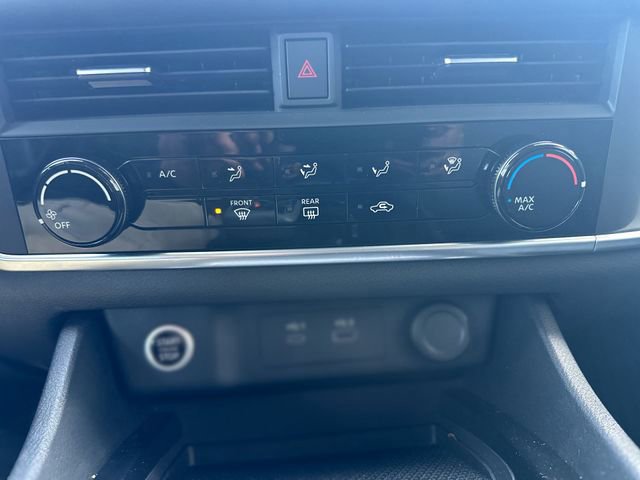 Used 2023 Nissan Rogue S AWD/4WD image 19