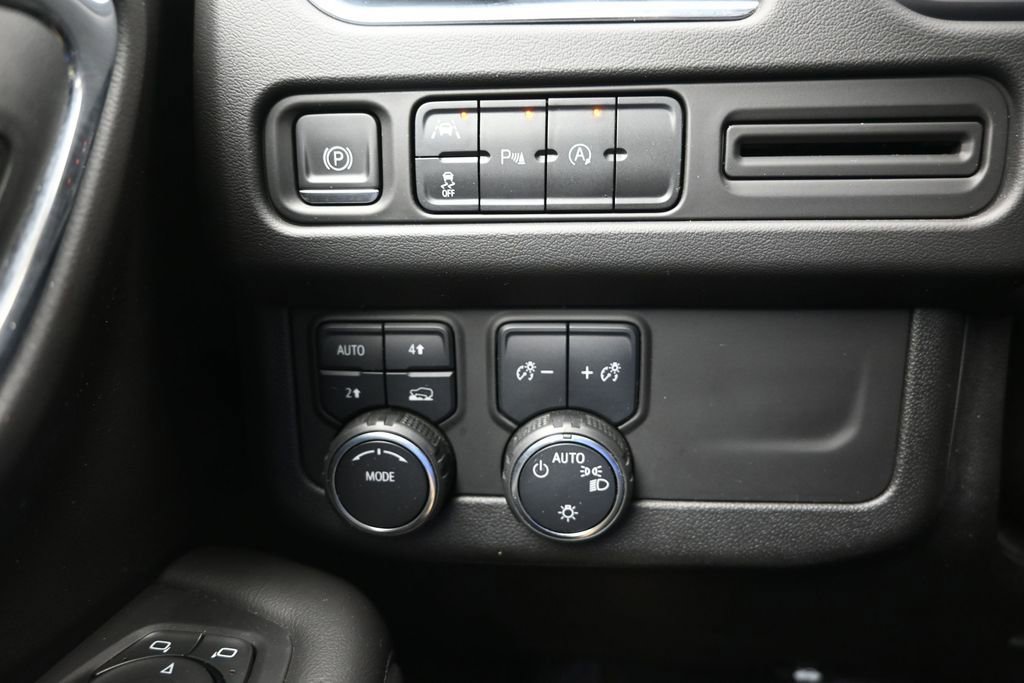 Used 2023 Chevrolet Suburban LT AWD/4WD image 18