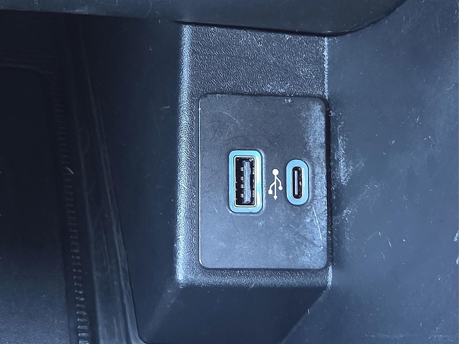 Certified 2024 Ford Edge ST-Line AWD/4WD image 18