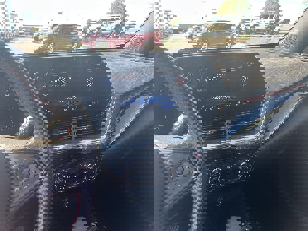 Used 2024 Chevrolet Trax RS w/ Driver Confidence Package FWD image 17