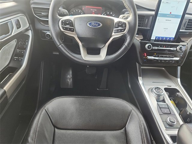 Certified 2023 Ford Explorer Limited w/ Limited Technology Package image 9