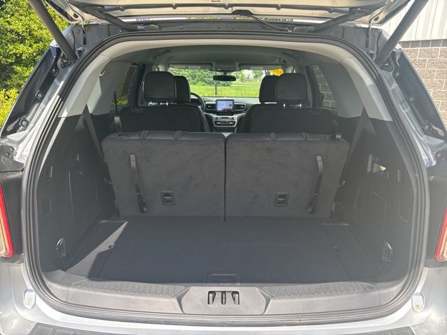 Certified 2024 Ford Explorer XLT w/ Equipment Group 202A AWD/4WD image 11