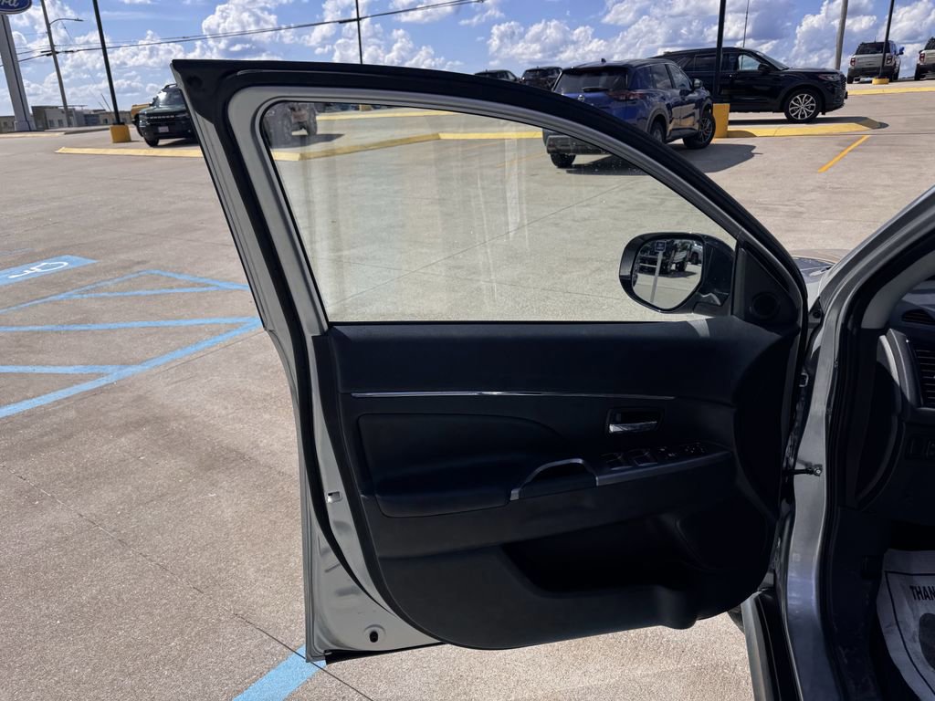 Used 2024 Mitsubishi Outlander Sport SE image 7