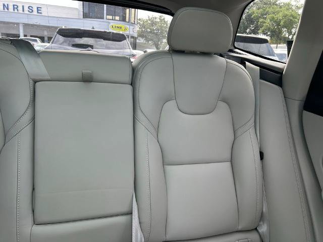 Used 2023 Volvo XC60 B5 Ultimate w/ Climate Package AWD/4WD image 14