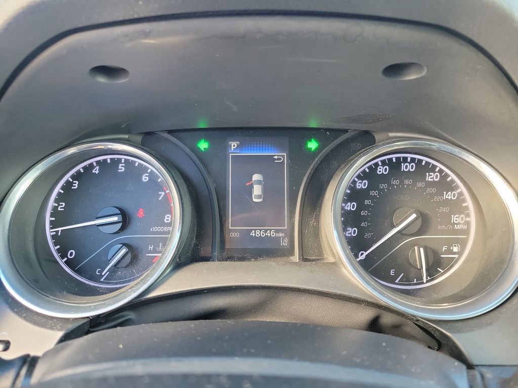 Used 2020 Toyota Camry LE image 25