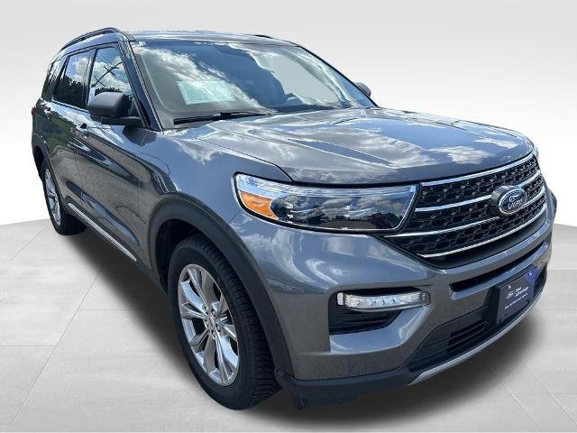 Certified 2022 Ford Explorer XLT w/ Equipment Group 202A AWD/4WD image 8