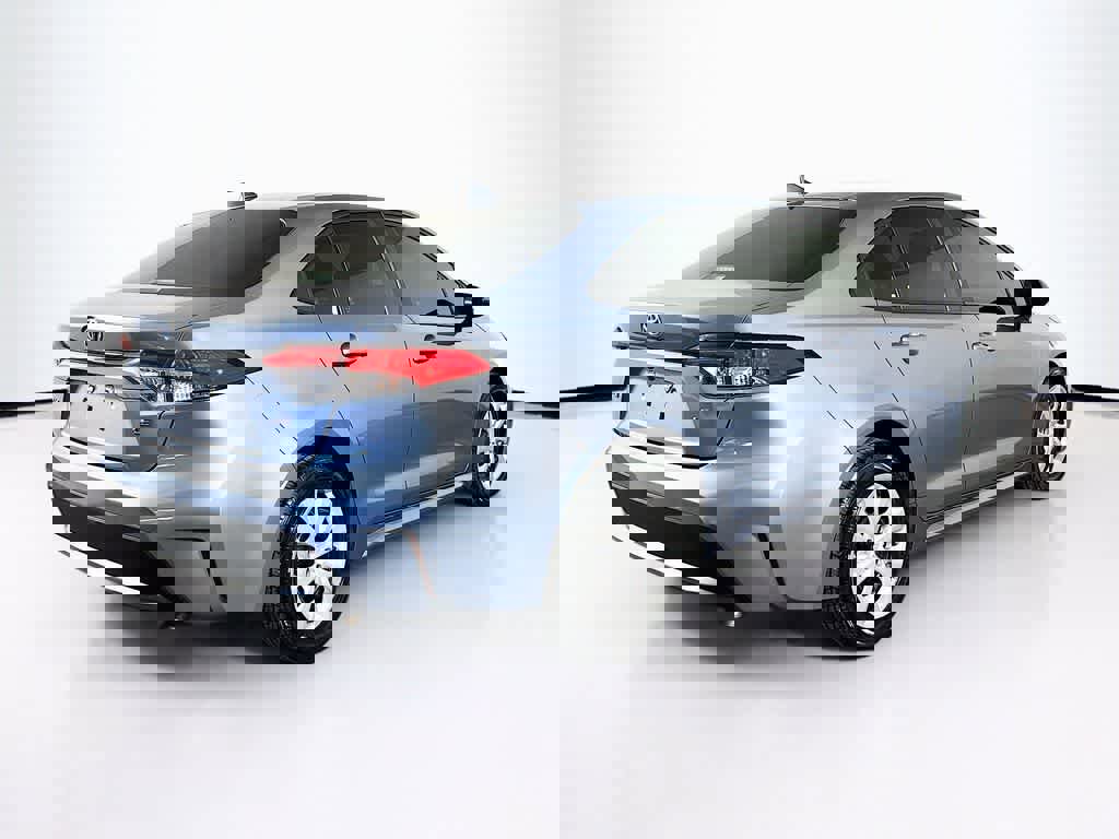 Used 2021 Toyota Corolla LE image 24