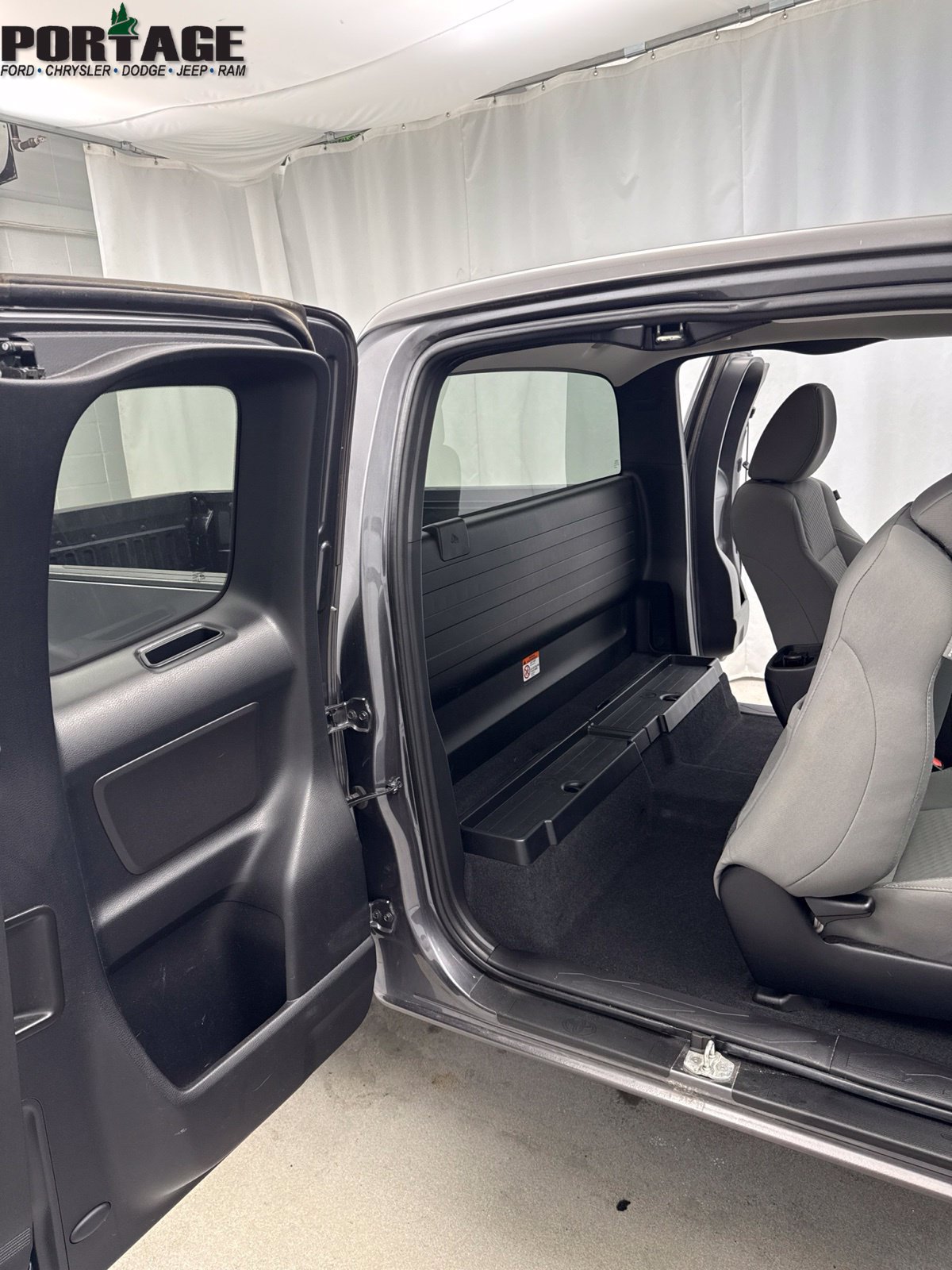 Used 2020 Toyota Tacoma SR5 AWD/4WD image 28