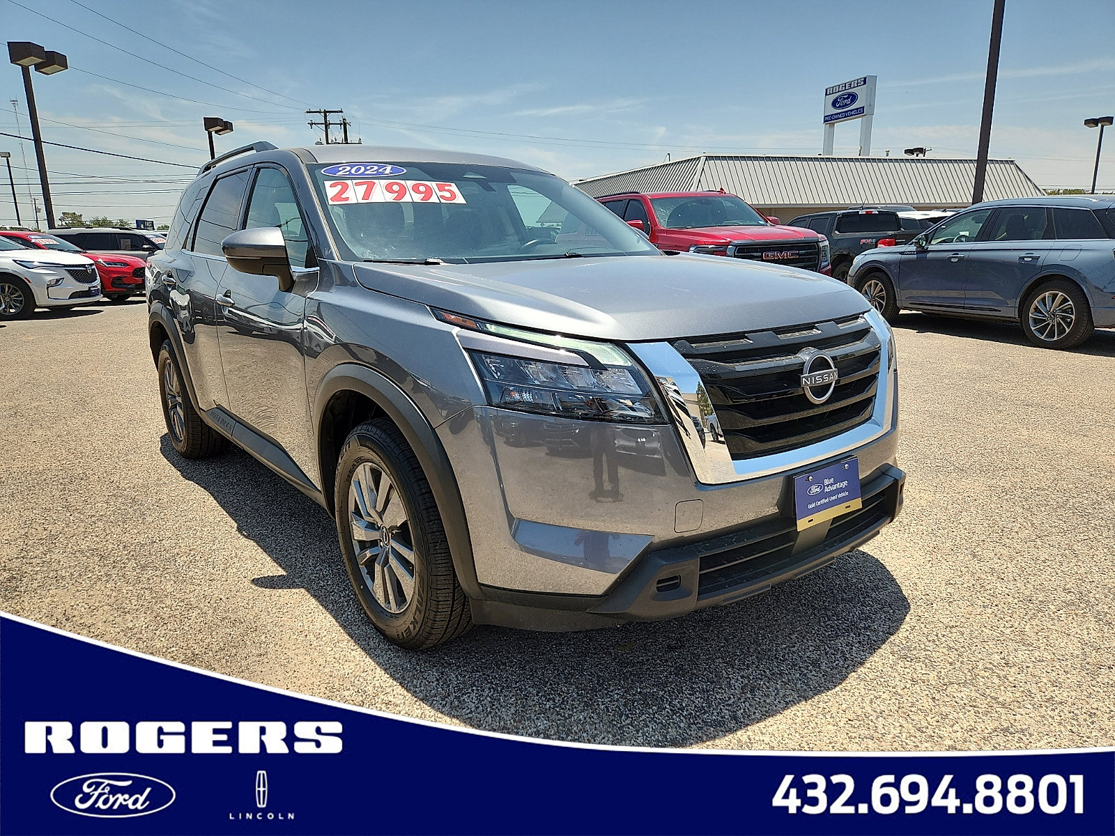 Used 2024 Nissan Pathfinder SV FWD image 1