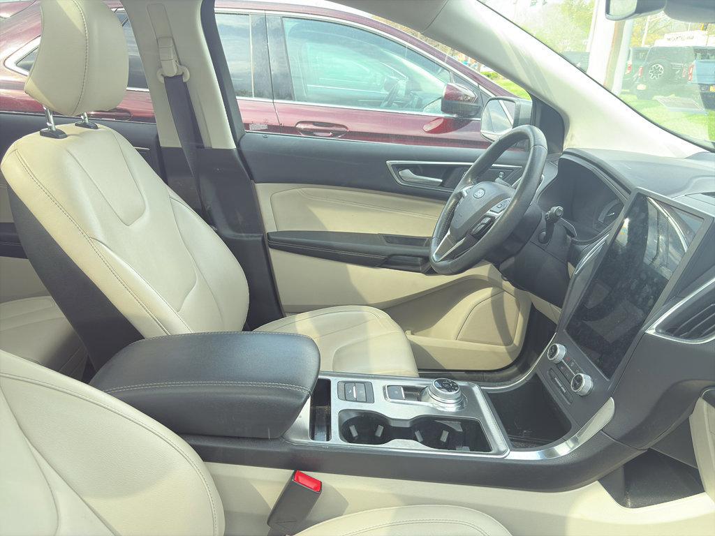 Certified 2022 Ford Edge Titanium image 7