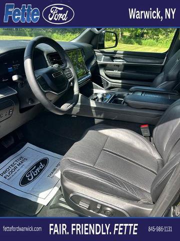 Used 2024 Jeep Wagoneer Series II w/ Flexible Seating Group AWD/4WD image 17