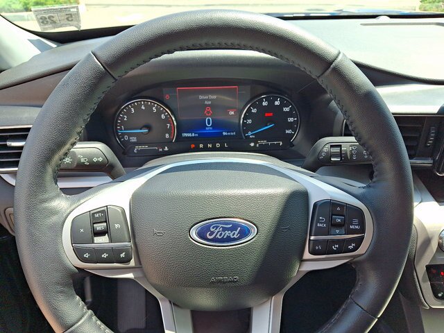 Certified 2023 Ford Explorer XLT w/ Equipment Group 202A AWD/4WD image 8
