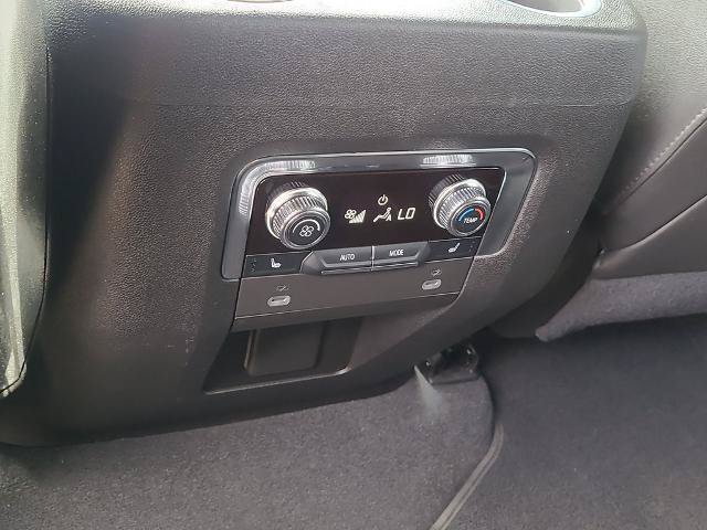 Used 2023 GMC Yukon AT4 AWD/4WD image 22