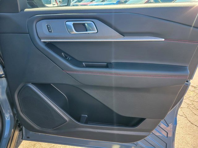 Certified 2025 Ford Explorer ST-Line w/ Premium Package AWD/4WD image 31