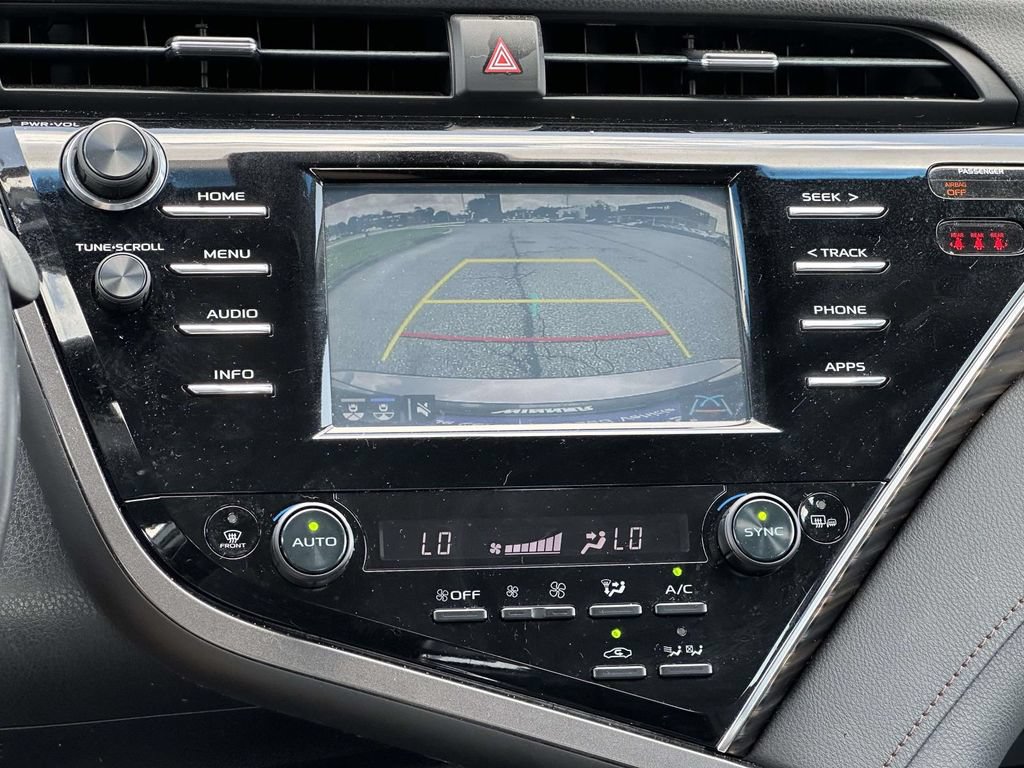 Used 2018 Toyota Camry XLE FWD image 17