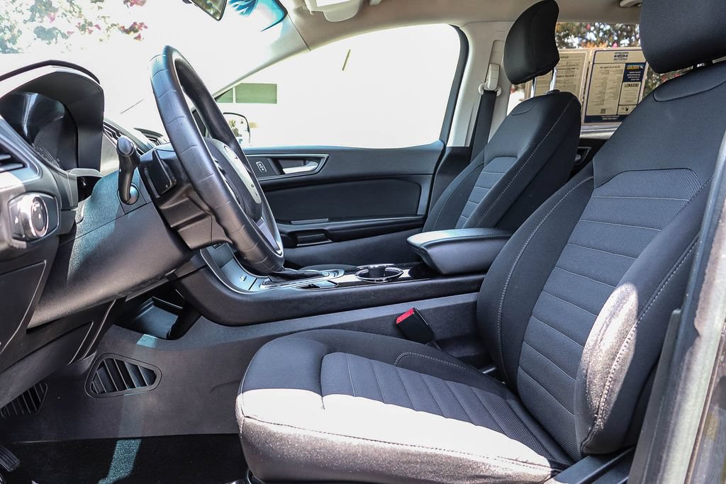 Certified 2018 Ford Edge SE FWD image 22