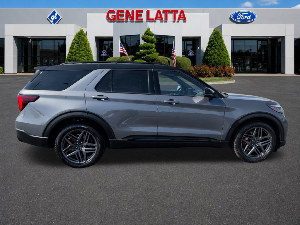 Certified 2025 Ford Explorer ST AWD/4WD image 9