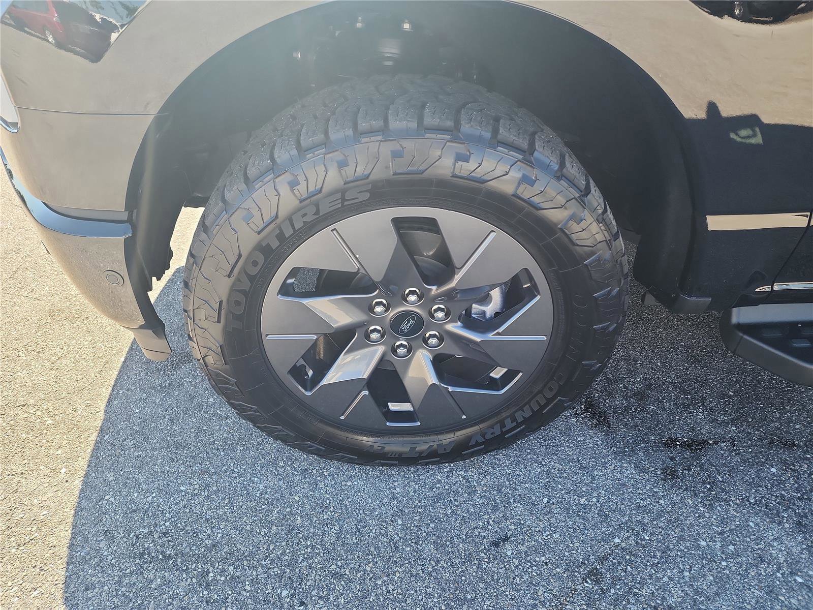 Certified 2022 Ford F150 Lightning Lariat image 9