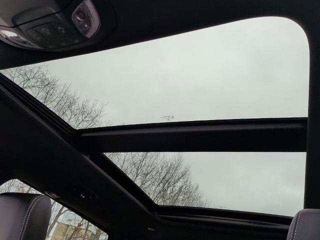 Used 2025 Chrysler Pacifica Limited w/ Uconnect Theater Family Group image 37