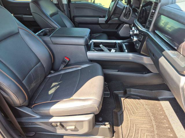 Certified 2025 Ford F250 Lariat w/ Black Appearance Package AWD/4WD image 32