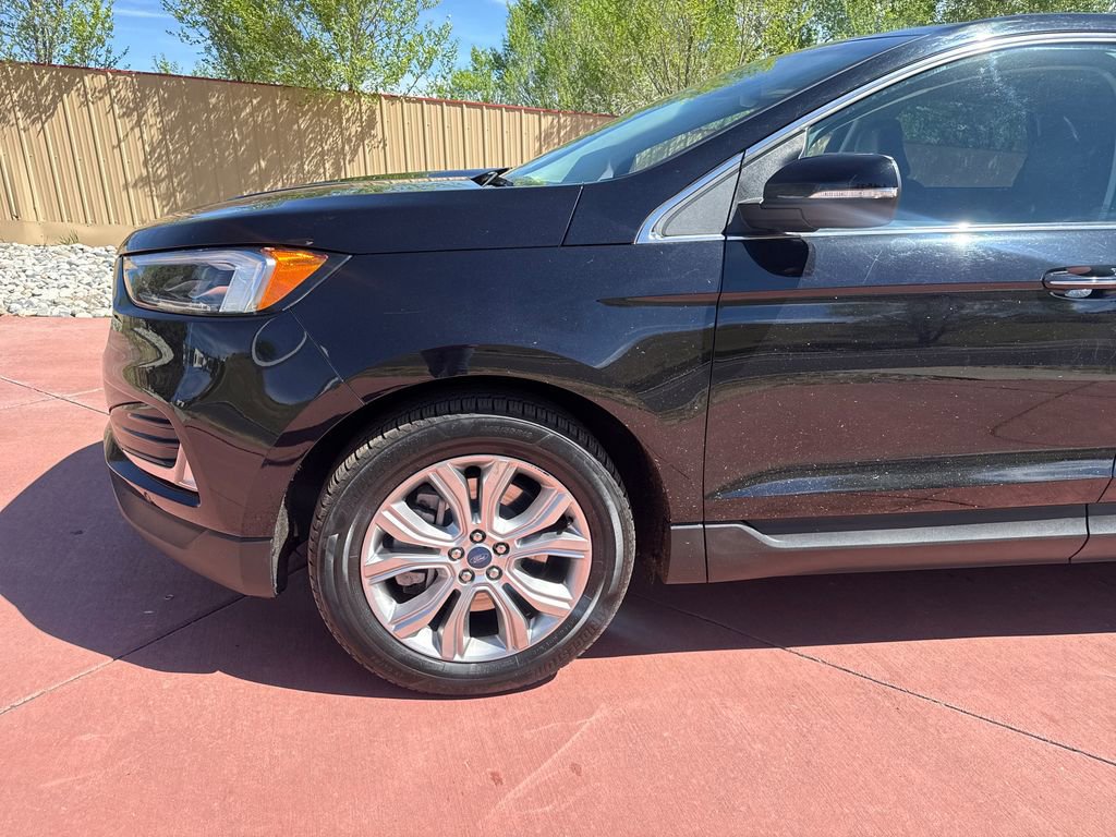 Certified 2022 Ford Edge Titanium w/ Equipment Group 301A AWD/4WD image 2