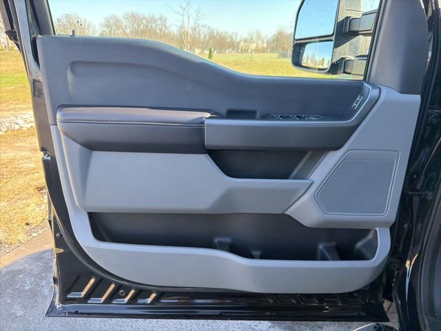 Certified 2025 Ford F350 XLT image 22