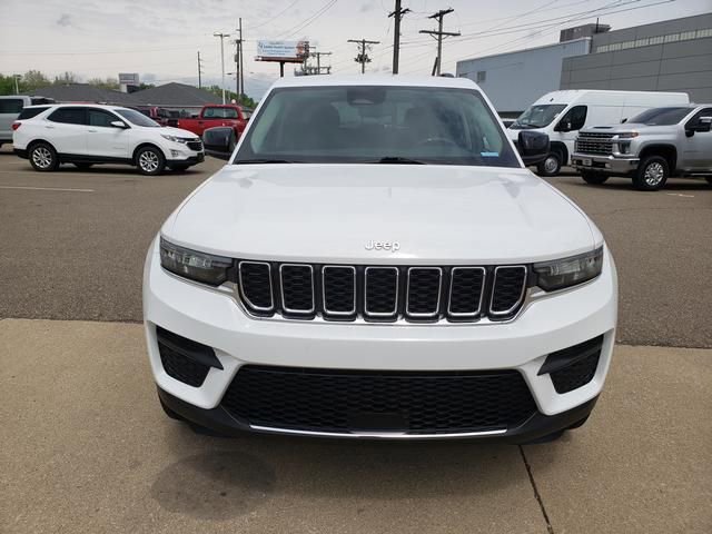 Used 2023 Jeep Grand Cherokee Laredo w/ Luxury Tech Group I AWD/4WD image 10
