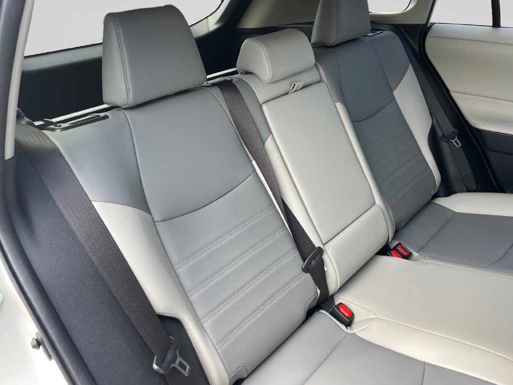 Used 2019 Toyota RAV4 XLE Premium w/ Cold Weather Package AWD/4WD image 14