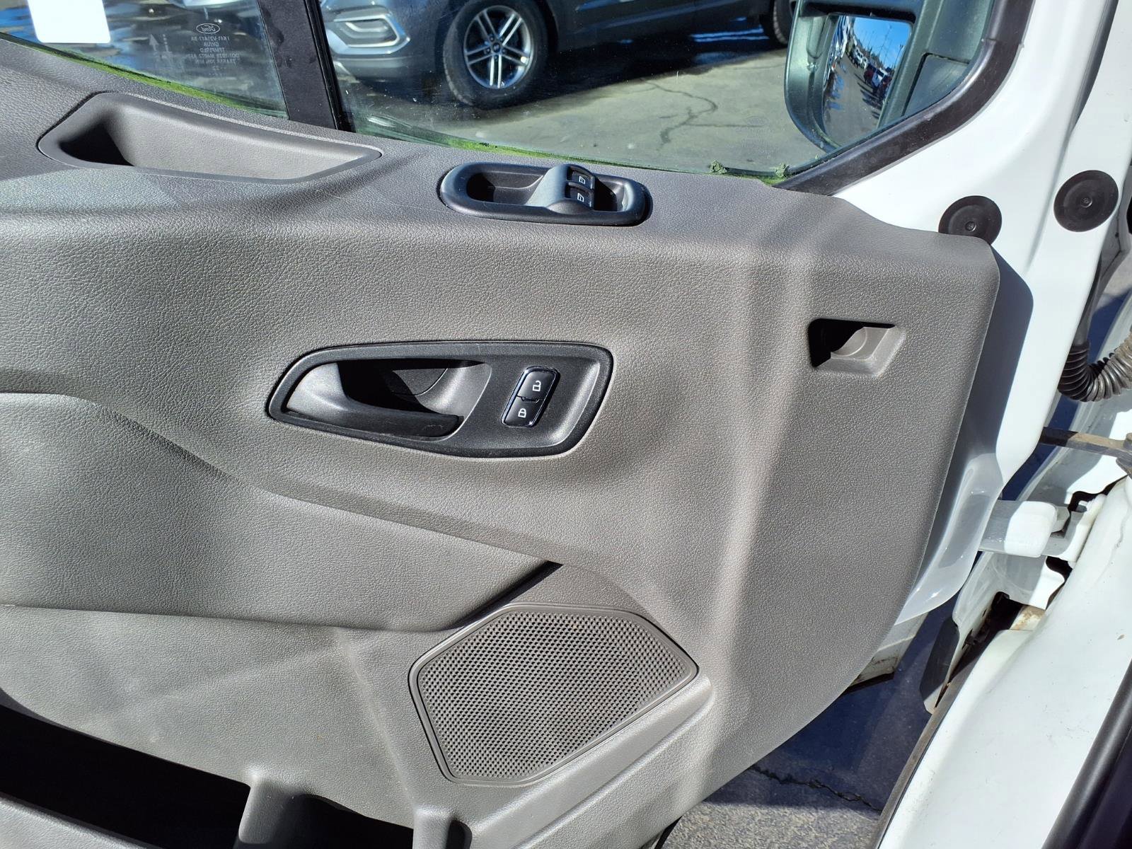 Certified 2022 Ford E-Transit Base image 23