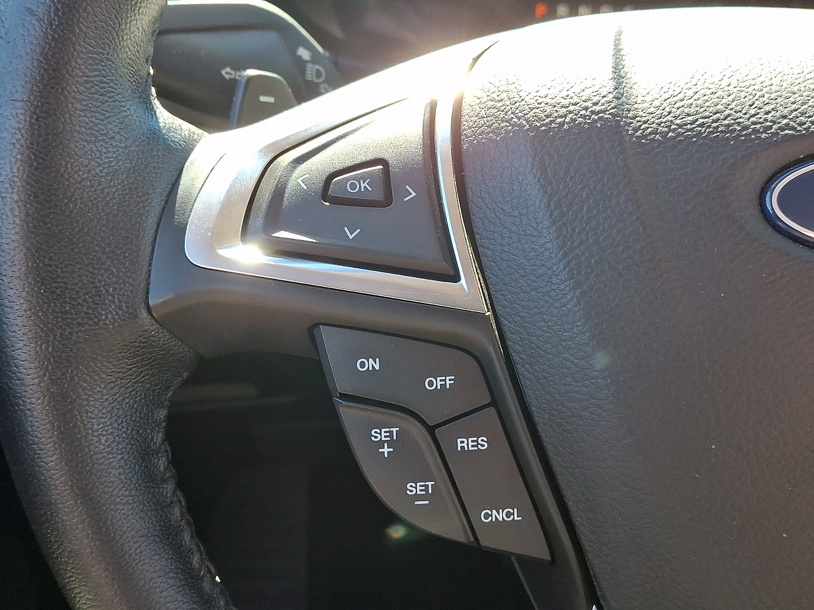 Certified 2018 Ford Edge Titanium AWD/4WD image 27